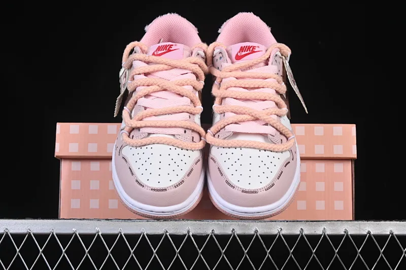 All categories Nk SB Dunk Series Nk SB Dunk Low High-end customized low-top sneakers Nike SB Dunk Low Valentine's Day pink straps low-top casual sneakers DO6485-600